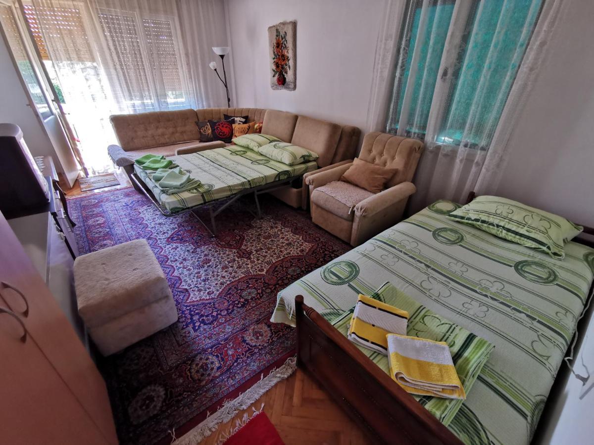 Apartments Domacinstvo Nikolic วาลเยโว ภายนอก รูปภาพ