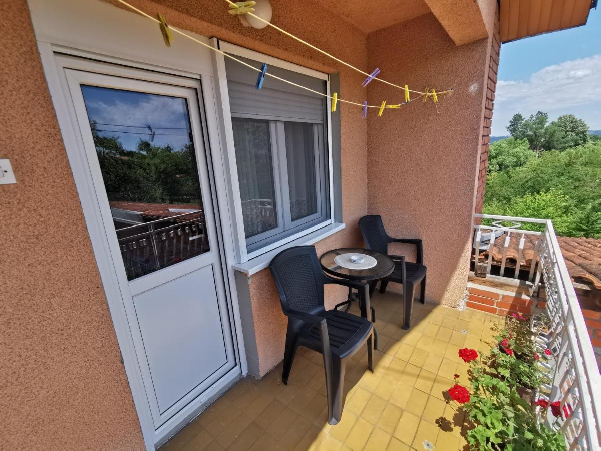 Apartments Domacinstvo Nikolic วาลเยโว ภายนอก รูปภาพ