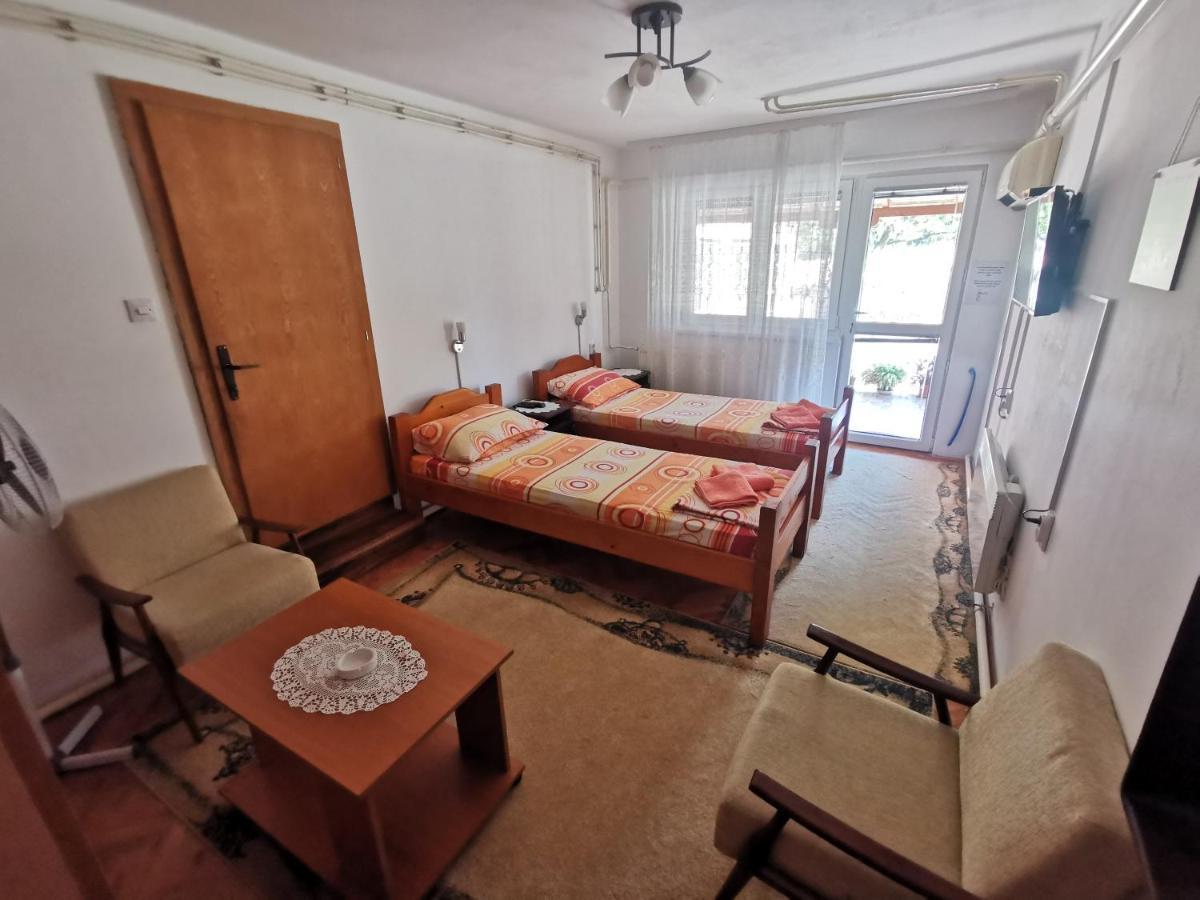 Apartments Domacinstvo Nikolic วาลเยโว ภายนอก รูปภาพ