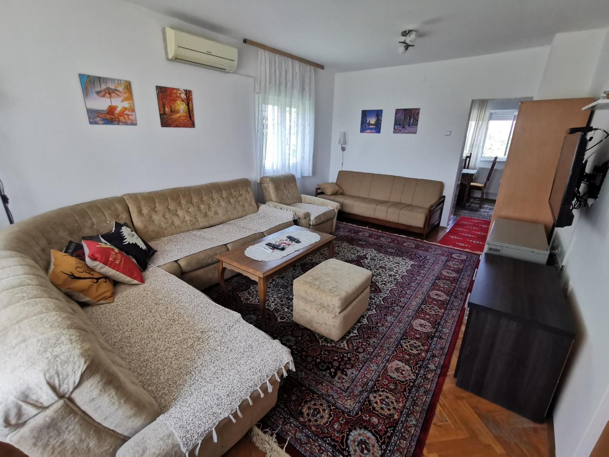 Apartments Domacinstvo Nikolic วาลเยโว ภายนอก รูปภาพ
