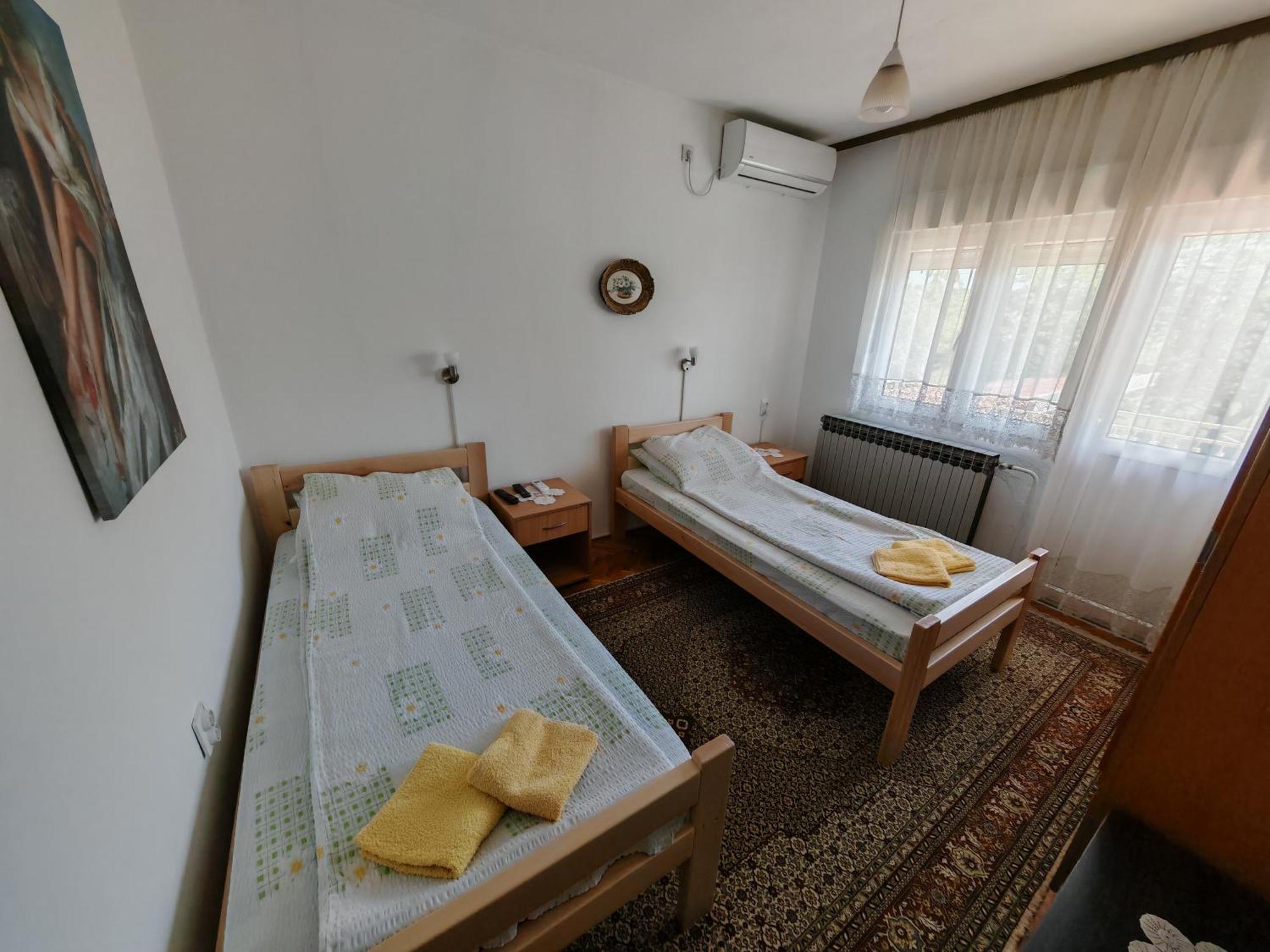 Apartments Domacinstvo Nikolic วาลเยโว ภายนอก รูปภาพ